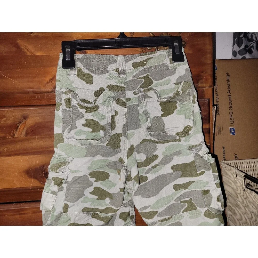 Boys size 5 cargo shorts (AH17)